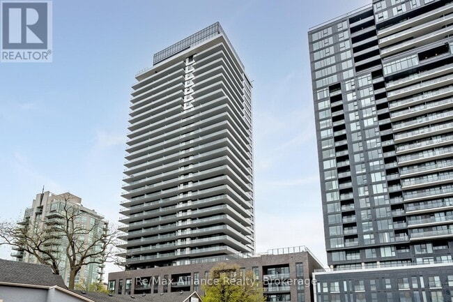 Building Photo - 2075 Lakeshore Rd.