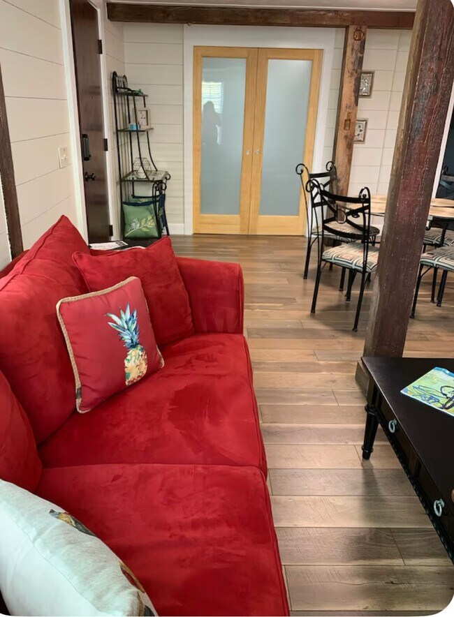 Building Photo - 911 11th St