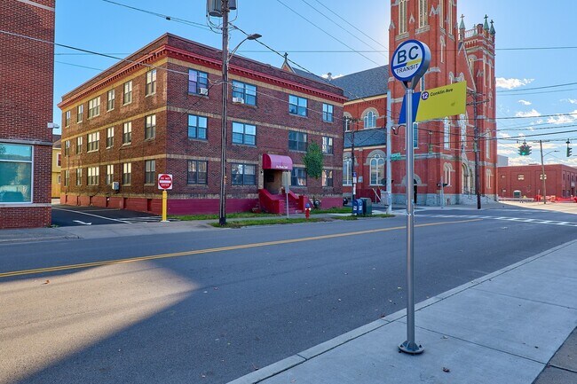 Foto del edificio - 198 Court St