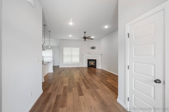 Foto del edificio - 6370 E 146th St S