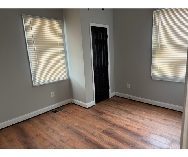 Foto del edificio - 4613 Asbury Ave