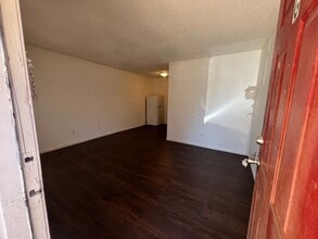 Building Photo - 510 29th Pl
