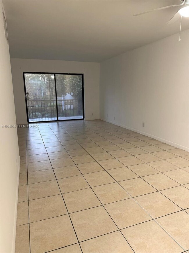 Building Photo - 3115 Oakland Shores Dr