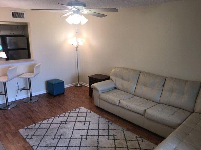 Building Photo - 1000 Scotia Dr