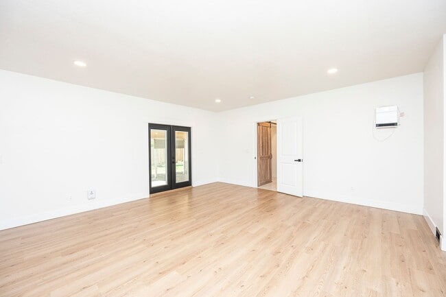 Foto del edificio - Lakewood Rambler 3 bedroom + Bonus