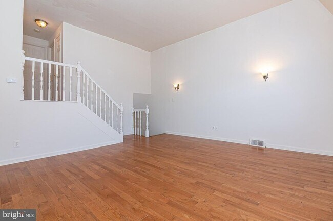Building Photo - 1406 Cosgrove St
