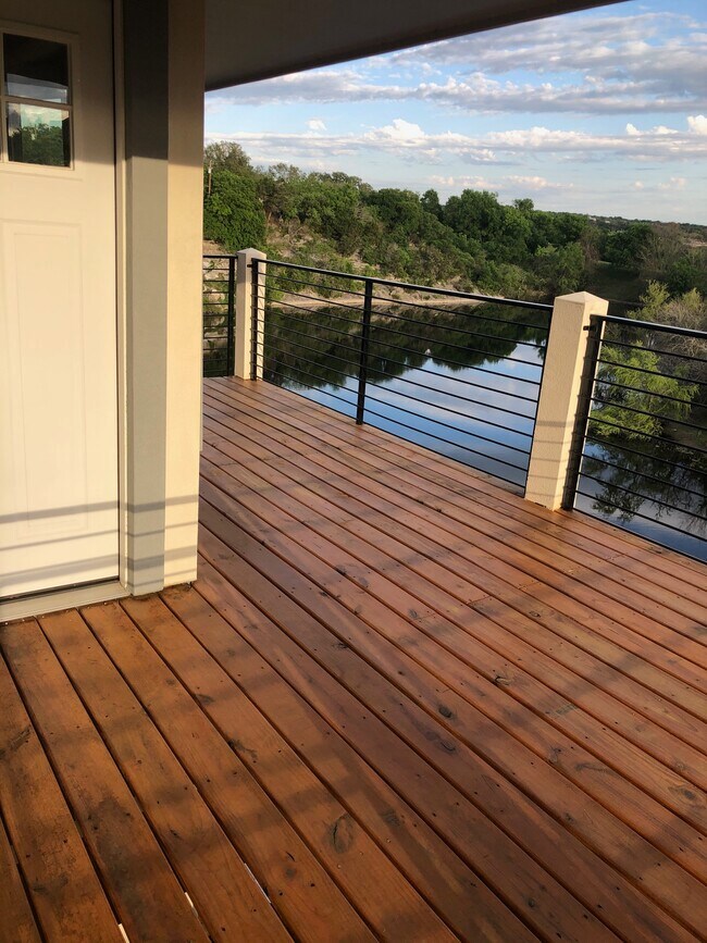 Foto del edificio - 8904 Spring Lake Dr