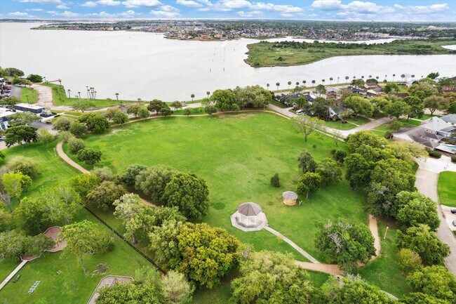 Foto del edificio - 1880 Saxony Ln