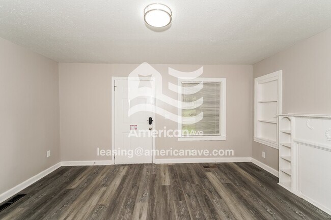 Foto del edificio - 1373 Prosch Ave