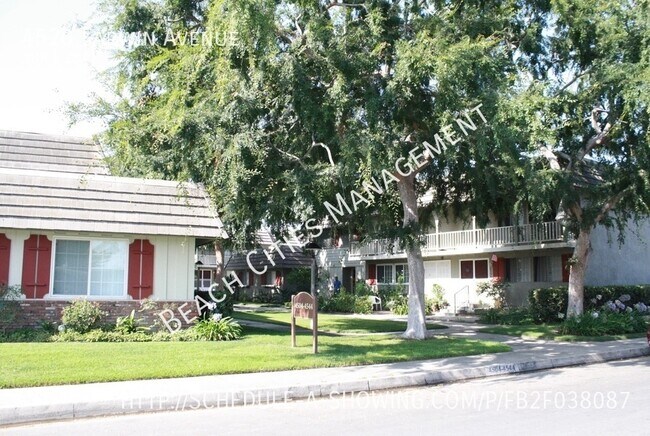Building Photo - 4520 Larwin Ave
