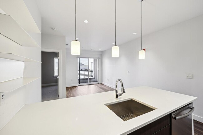 Foto del edificio - Modern 1 bed - 1 bath near H St Corridor