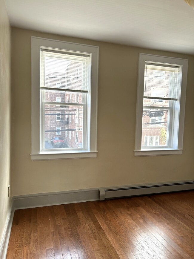Foto del edificio - 141 Franklin Ave