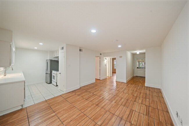Foto del edificio - 8245 Kingsbrook Rd