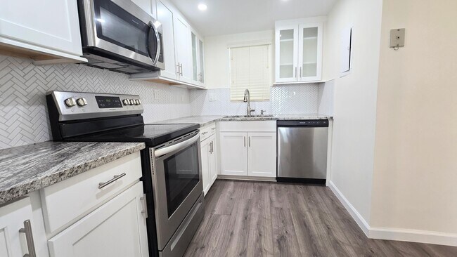 Foto del edificio - 3100 W Rolling Hills Cir