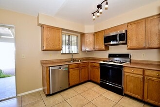 Building Photo - 122 Bosworth Dr