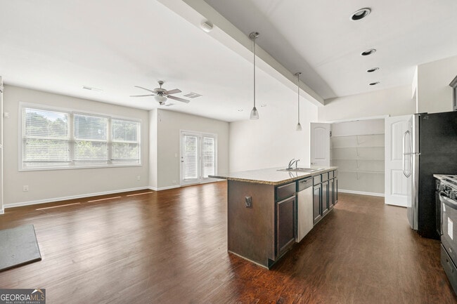 Building Photo - 2411 Oakleaf Cir