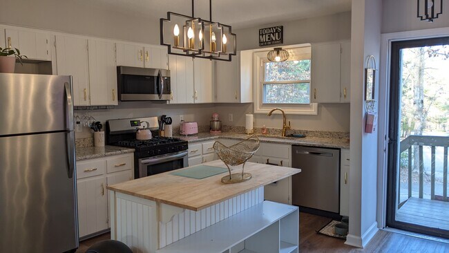 Foto del edificio - 4700 Cornwall Pl