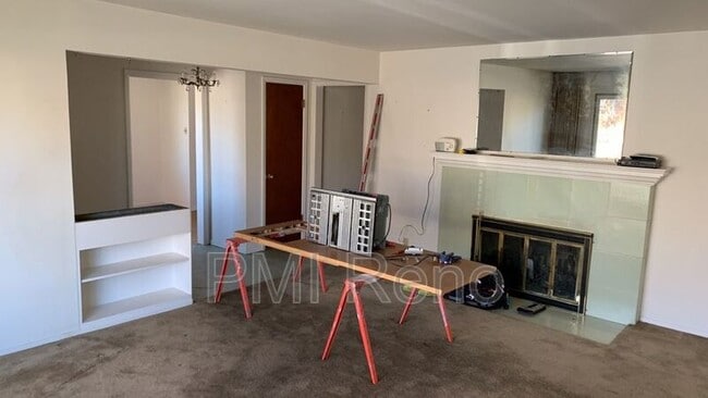 Building Photo - 432 Vassar St