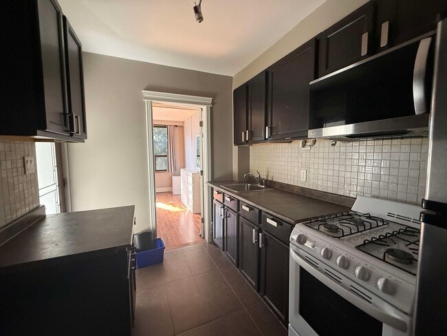 Building Photo - 352 Winona Dr