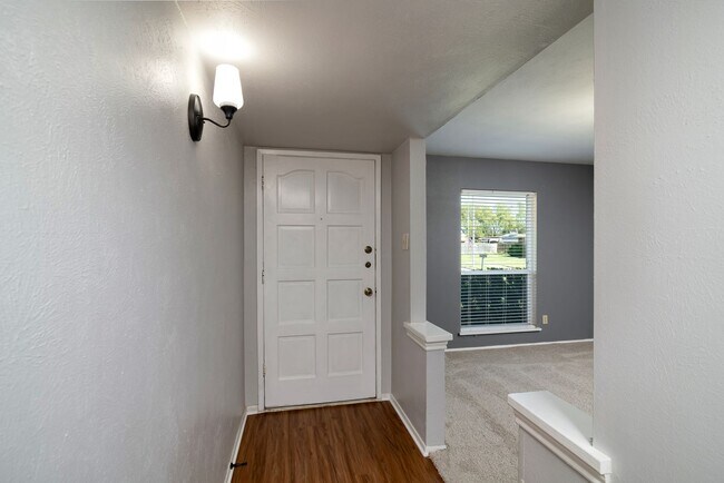 Building Photo - 3 Bedroom on Cul da Sac