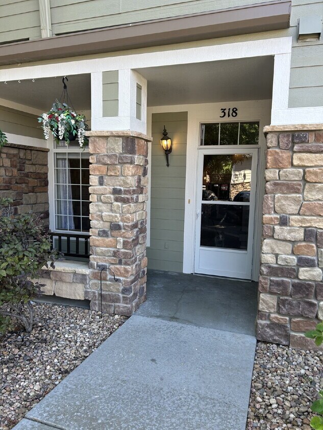 Foto principal - 12711 Colorado Blvd
