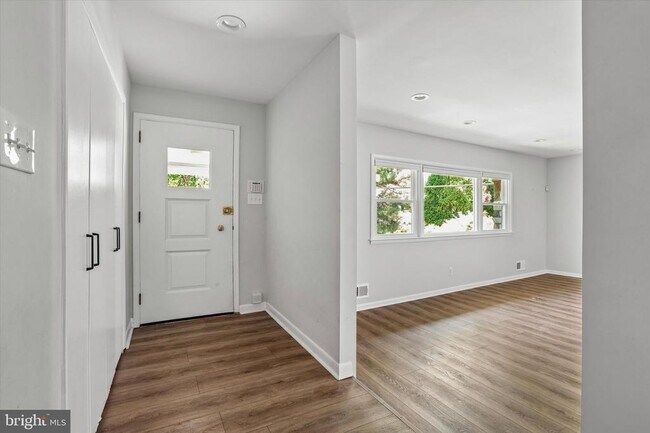 Foto del edificio - 1910 Stone Ridge Ln