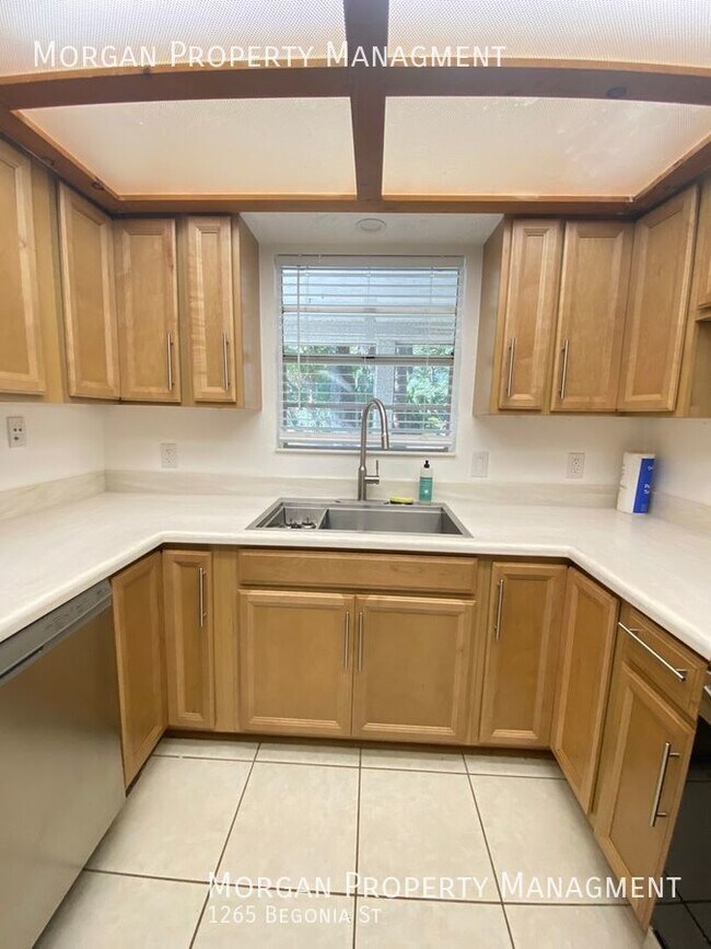 Atlantic Beach! Beautiful 2/1 1st Located... House Rental in Atlantic