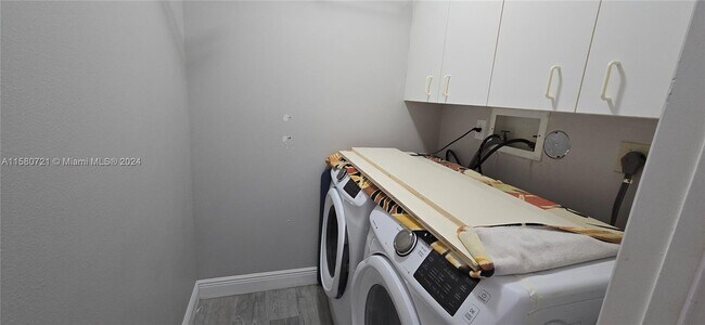 Foto del edificio - 1272 NW 170th Terrace