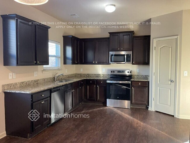 Building Photo - 3670 Brookhollow Dr