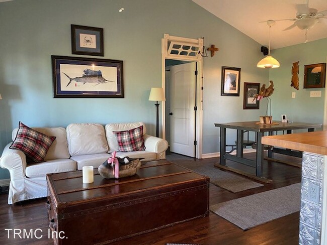 Building Photo - 2 br, 3 bath House - 409 COPANO BAY