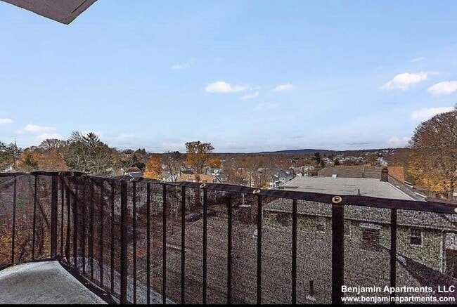 Building Photo - 121 Trapelo Rd