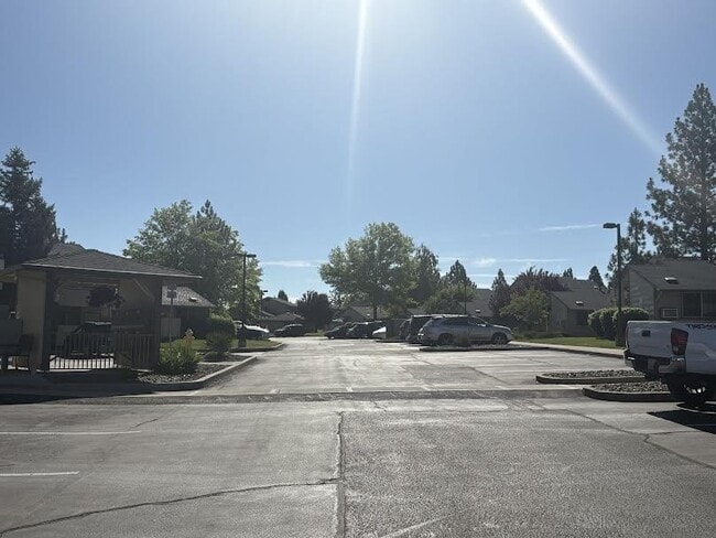 Building Photo - 800 Jasper Pl