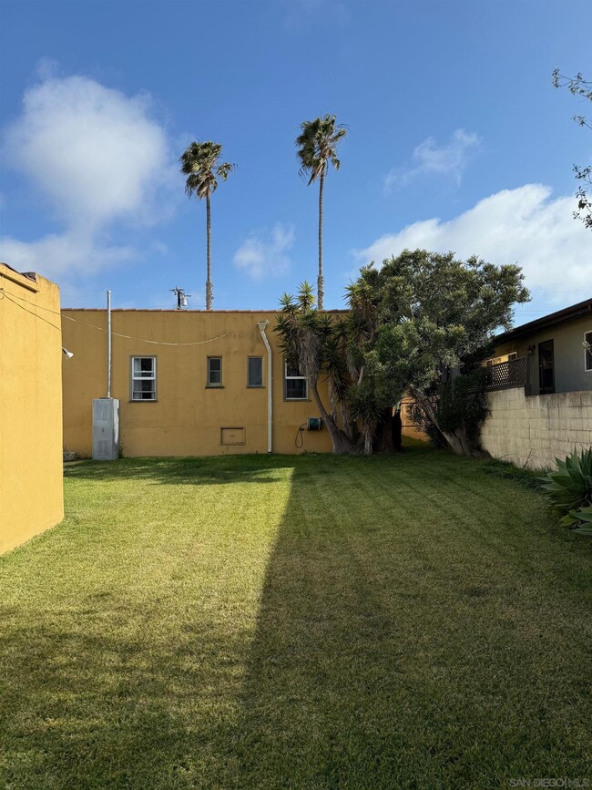 Foto del edificio - 2217 Harriman Ln