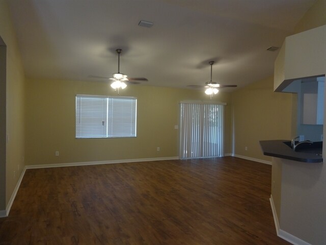 Building Photo - 2774 SE Bishop Ave