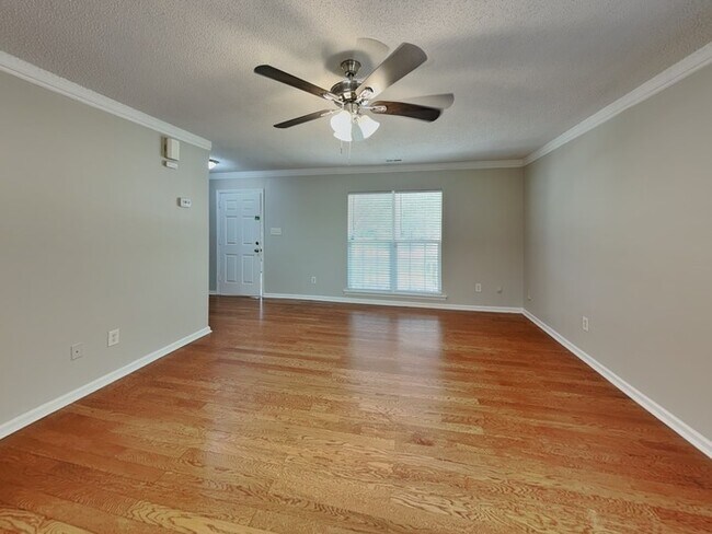 Foto del edificio - 10440 Gold Pan Rd