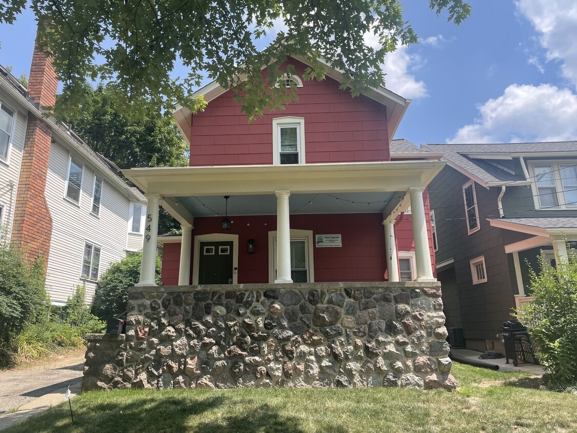 Building Photo - 549 E Madison St