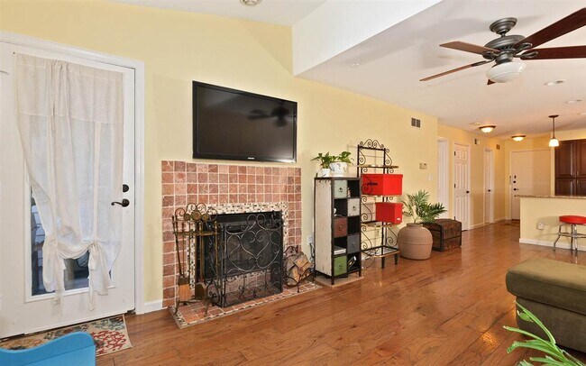 Building Photo - 784 Spinnaker Ct