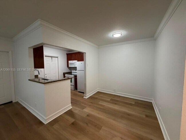 Foto del edificio - 1400 NE 56th St