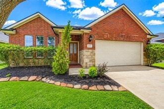 Building Photo - 22027 Field Green Dr