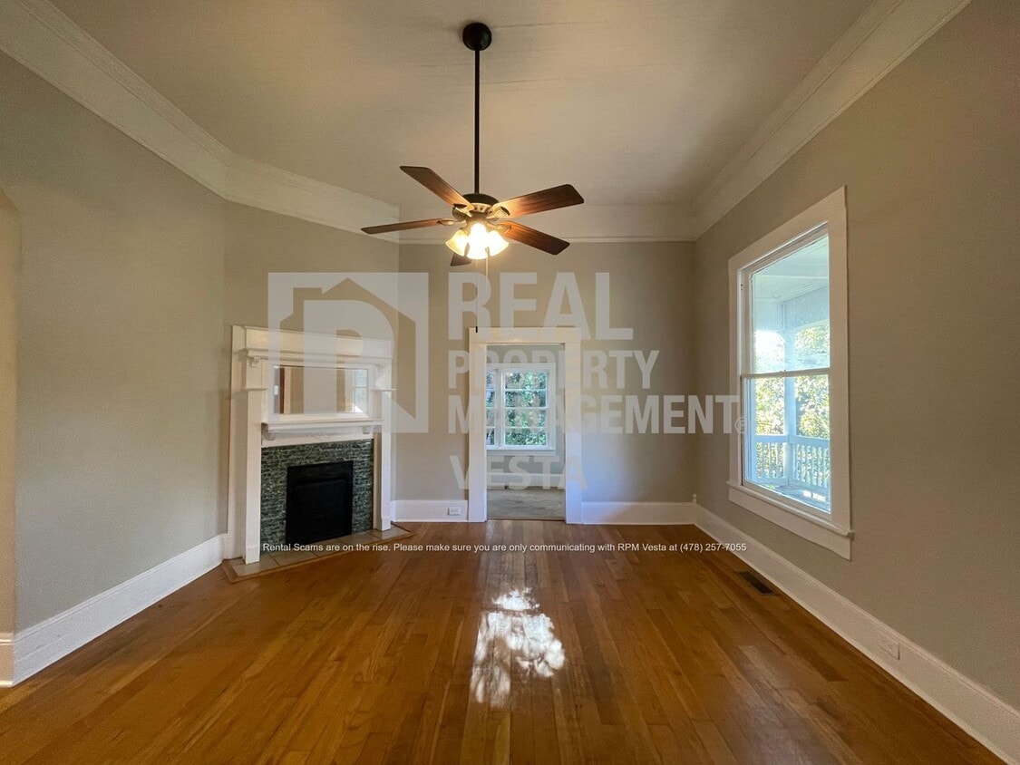 Historic Home with Lots of Room Near Downt... House Rental in Macon