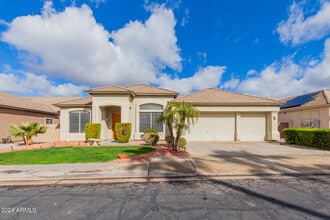 Building Photo - 6530 W Chester Rd