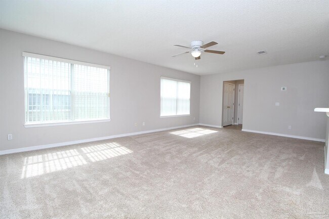 Foto del edificio - 6234 Cottage Woods Dr
