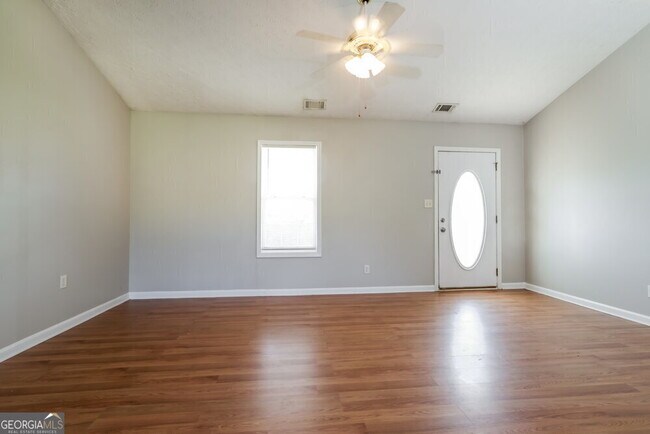 Building Photo - 372 Kay Dr