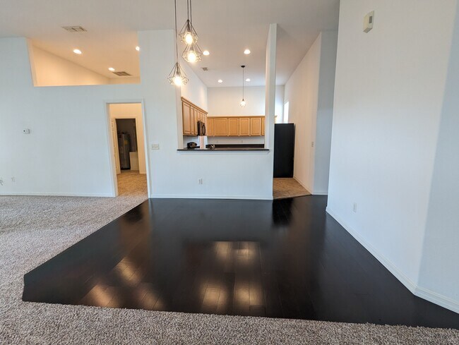 Foto del edificio - 142 Devon Cir