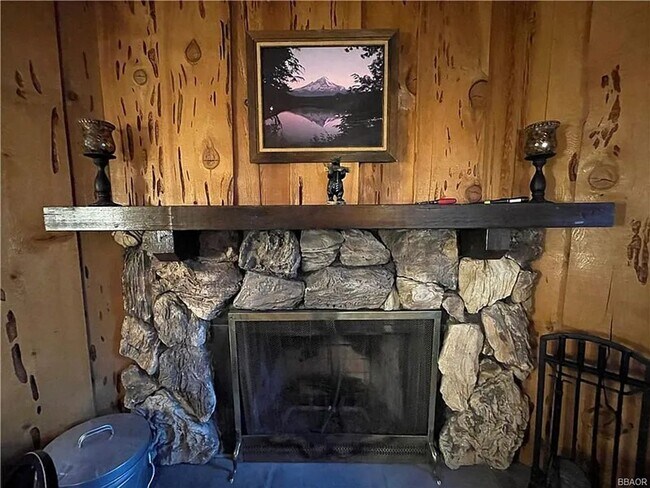 Foto del edificio - Warm & Cozy Single-Story Home in Big Bear City