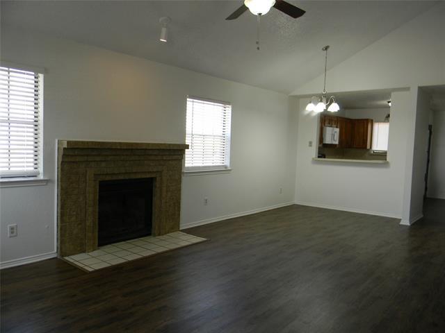 Foto del edificio - 809 Windcrest Dr