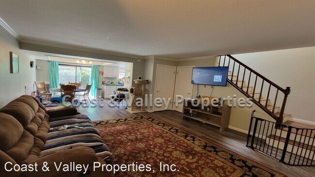 Building Photo - 3 br, 1.5 bath House - 801 Nash Rd. A-9