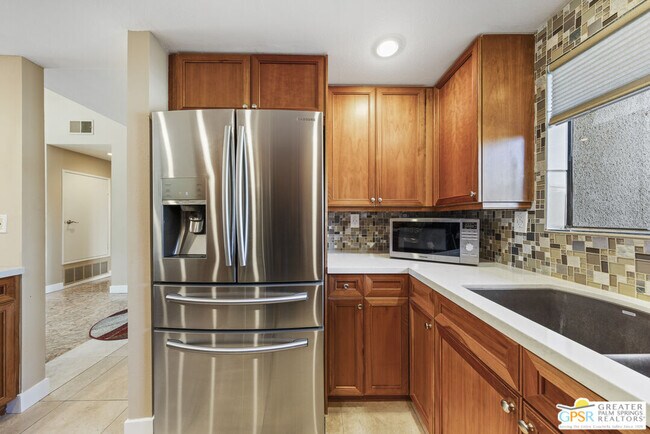 Foto del edificio - 1183 Tiffany Cir N