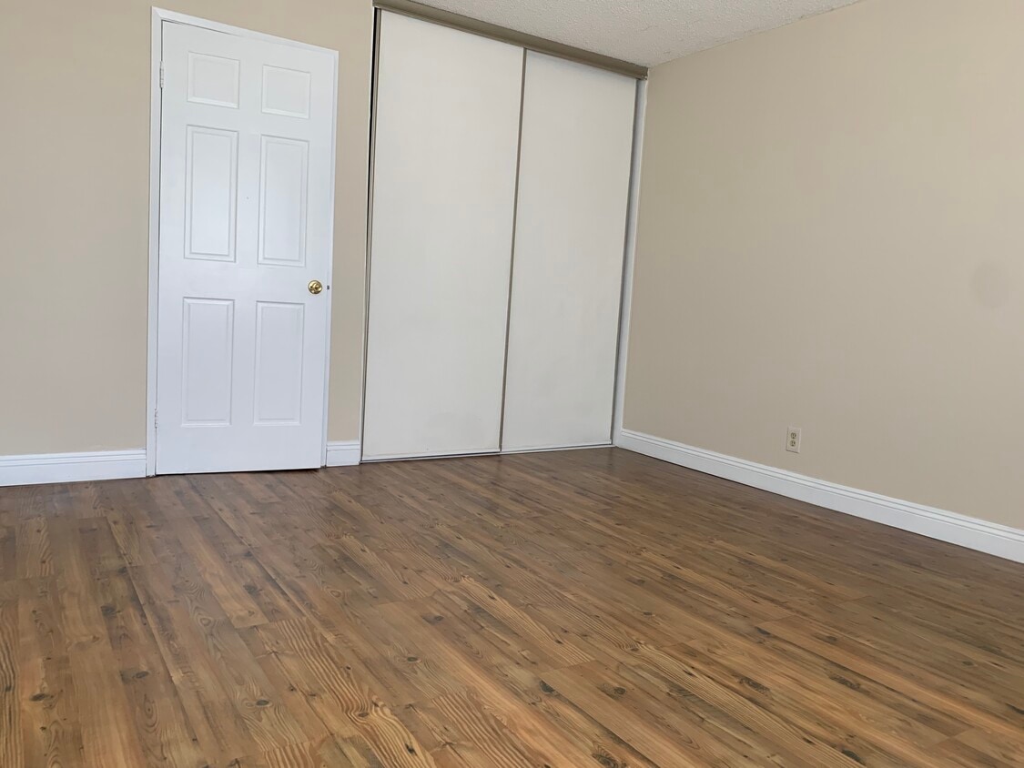 Primary room - 700 W 3rd St