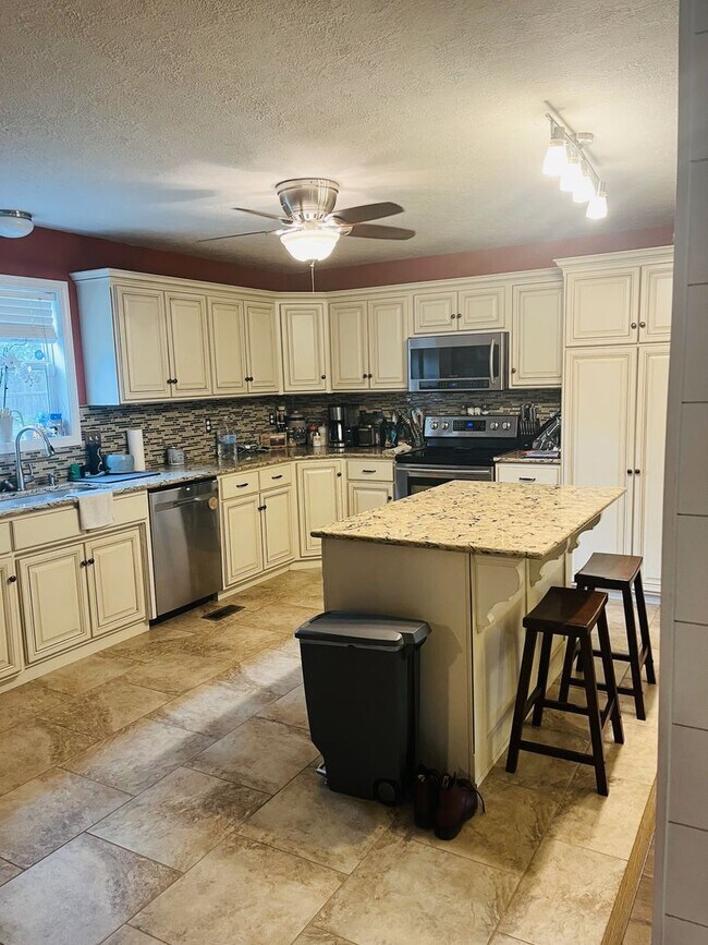 Foto del edificio - 14255 Camden Ln